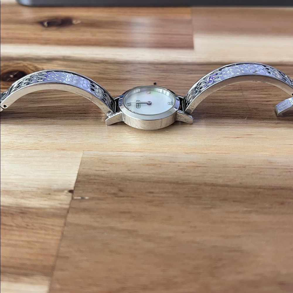 COACH mother of pearl bangle watch - Picture 5 of 5